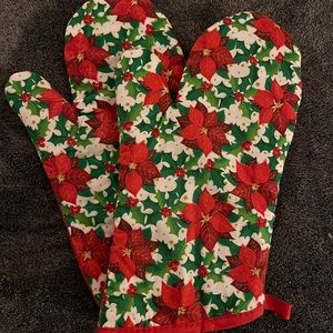 Christmas Oven Mitts Poinsettia